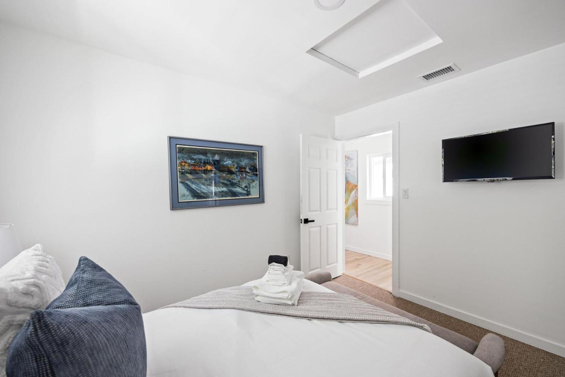 Hébergement de vacances New Listing Culver Modern Retreat 4 Bed With *